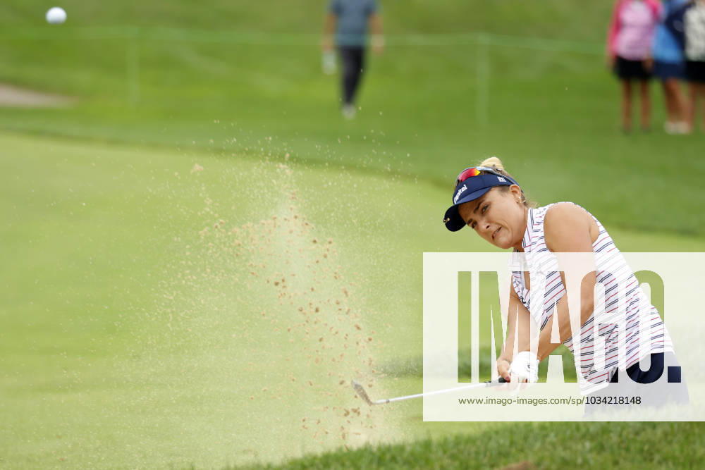 CINCINNATI, OH - SEPTEMBER 08: LPGA, Golf Damen golfer Lexi Thompson hits out of a fairway bunker on the 6th hole during the second round of the Kroger Queen City Championship at the Kenwood Country Club in Cincinnati, Ohio. (Photo by Brian Spurlock Icon Sportswire) GOLF: SEP 08 LPGA Kroger Queen City Championship Icon230908021
