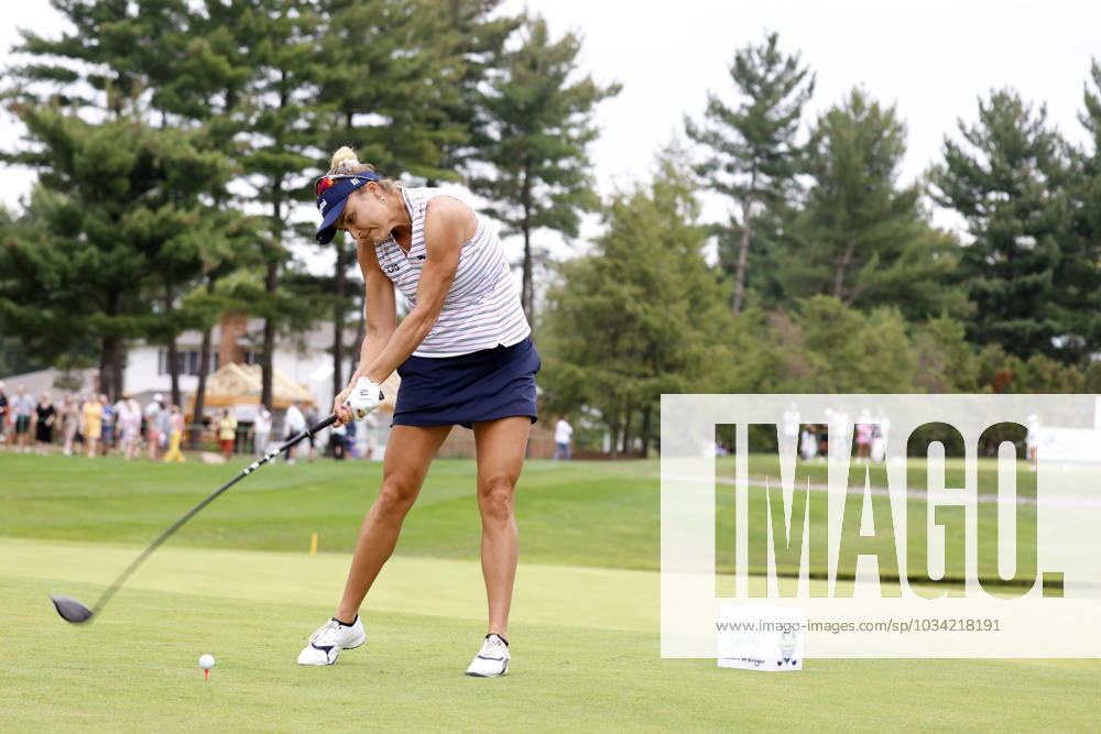 CINCINNATI, OH - SEPTEMBER 08: LPGA, Golf Damen golfer Lexi Thompson plays her tee shot on the 6th hole during the second round of the Kroger Queen City Championship at the Kenwood Country Club in Cincinnati, Ohio. (Photo by Brian Spurlock Icon Sportswire) GOLF: SEP 08 LPGA Kroger Queen City Championship Icon230908024