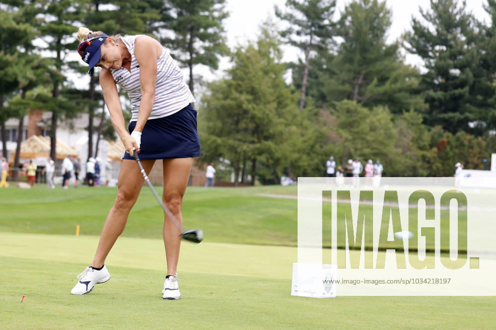 CINCINNATI, OH - SEPTEMBER 08: LPGA, Golf Damen golfer Lexi Thompson plays her tee shot on the 6th hole during the second round of the Kroger Queen City Championship at the Kenwood Country Club in Cincinnati, Ohio. (Photo by Brian Spurlock Icon Sportswire) GOLF: SEP 08 LPGA Kroger Queen City Championship Icon230908025