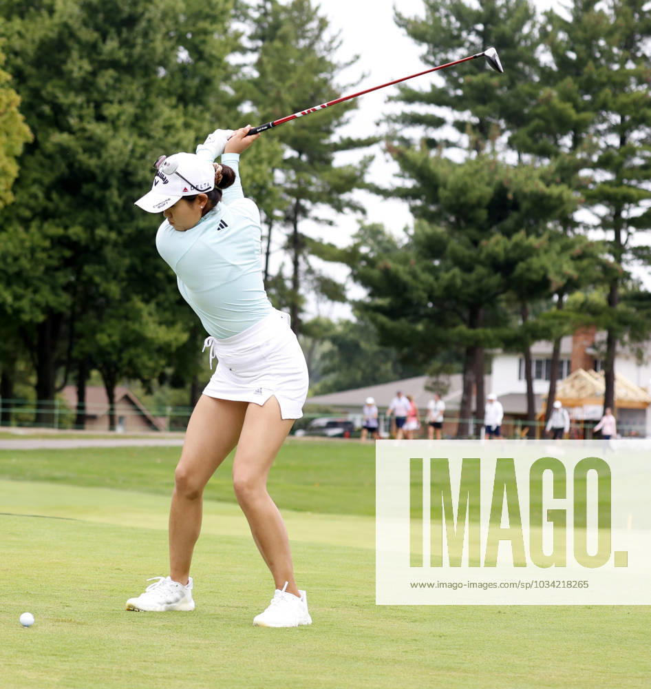 CINCINNATI, OH - SEPTEMBER 08: LPGA, Golf Damen golfer Rose Zhang plays her tee shot on the 6th hole during the second round of the Kroger Queen City Championship at the Kenwood Country Club in Cincinnati, Ohio. (Photo by Brian Spurlock Icon Sportswire) GOLF: SEP 08 LPGA Kroger Queen City Championship Icon230908028