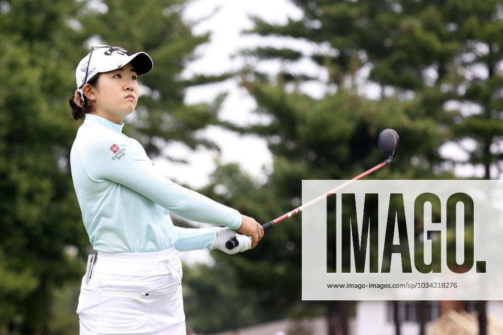 CINCINNATI, OH - SEPTEMBER 08: LPGA, Golf Damen golfer Rose Zhang plays her tee shot on the 6th hole during the second round of the Kroger Queen City Championship at the Kenwood Country Club in Cincinnati, Ohio. (Photo by Brian Spurlock Icon Sportswire) GOLF: SEP 08 LPGA Kroger Queen City Championship Icon230908030