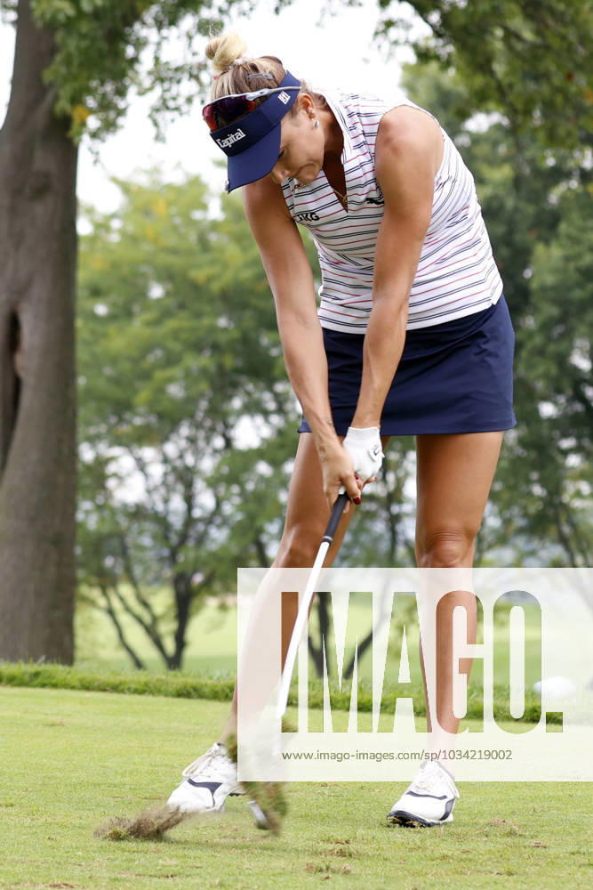 CINCINNATI, OH - SEPTEMBER 08: LPGA, Golf Damen golfer LexiThompson hits her tee shot on the 8th hole during the second round of the Kroger Queen City Championship at the Kenwood Country Club in Cincinnati, Ohio. (Photo by Brian Spurlock Icon Sportswire) GOLF: SEP 08 LPGA Kroger Queen City Championship Icon230908033