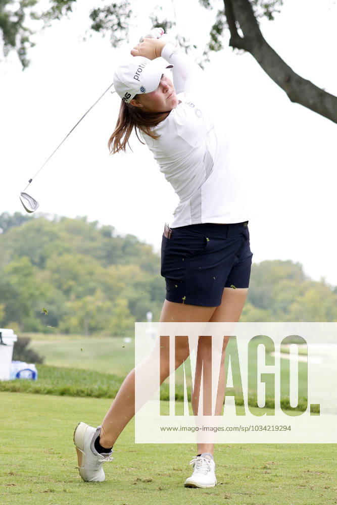 CINCINNATI, OH - SEPTEMBER 08: LPGA, Golf Damen golfer Jennifer Kupcho hits her tee shot on the 8th hole during the second round of the Kroger Queen City Championship at the Kenwood Country Club in Cincinnati, Ohio. (Photo by Brian Spurlock Icon Sportswire) GOLF: SEP 08 LPGA Kroger Queen City Championship Icon230908039