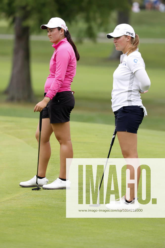 CINCINNATI, OH - SEPTEMBER 08: LPGA, Golf Damen golfer Allisen Corpuz on left and Jennifer Kupcho on the right watch on the 8th hole during the second round of the Kroger Queen City Championship at the Kenwood Country Club in Cincinnati, Ohio. (Photo by Brian Spurlock Icon Sportswire) GOLF: SEP 08 LPGA Kroger Queen City Championship Icon230908041