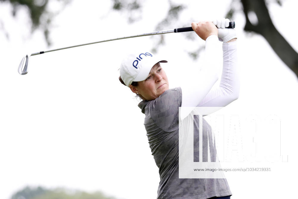 CINCINNATI, OH - SEPTEMBER 08: LPGA, Golf Damen golfer Ally Ewing hits her tee shot on the 8th hole during the second round of the Kroger Queen City Championship at the Kenwood Country Club in Cincinnati, Ohio. (Photo by Brian Spurlock Icon Sportswire) GOLF: SEP 08 LPGA Kroger Queen City Championship Icon230908043