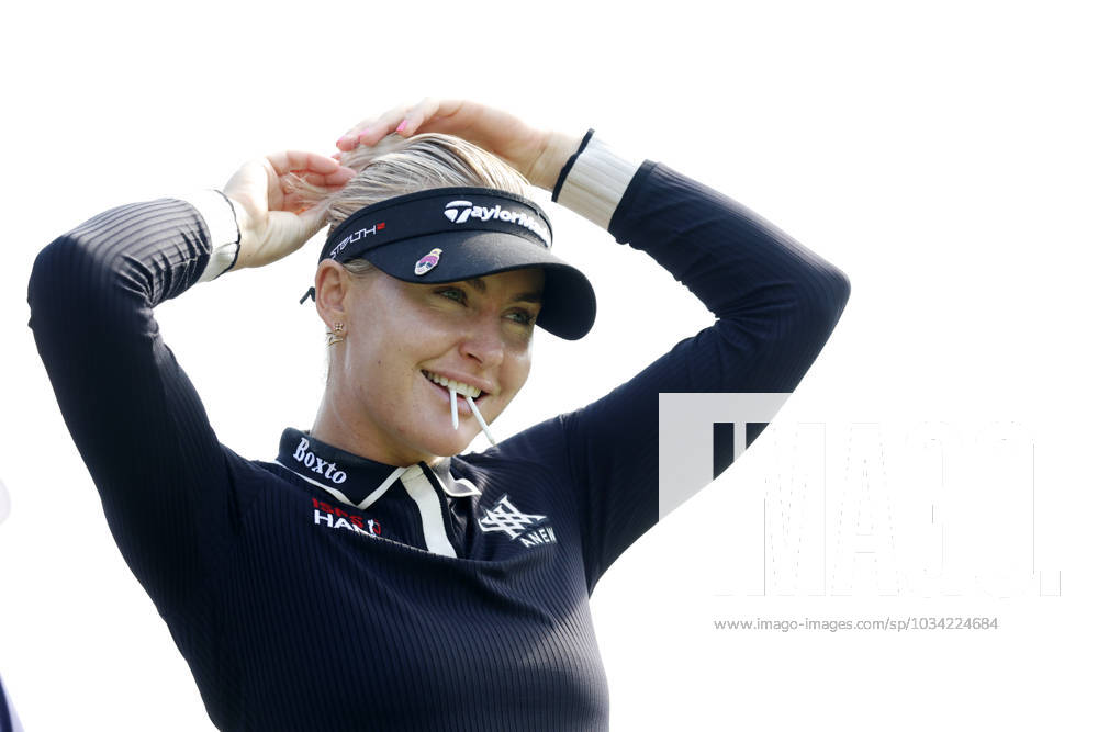 CINCINNATI, OH - SEPTEMBER 08: LPGA, Golf Damen golfer Charley Hull fixes her hair while on the 13th tee during the second round of the Kroger Queen City Championship at the Kenwood Country Club in Cincinnati, Ohio. (Photo by Brian Spurlock Icon Sportswire) GOLF: SEP 08 LPGA Kroger Queen City Championship Icon230908053