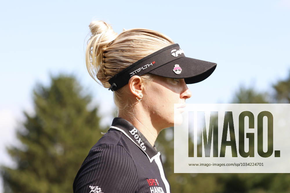 CINCINNATI, OH - SEPTEMBER 08: LPGA, Golf Damen golfer Charley Hull walks the 14th hole during the second round of the Kroger Queen City Championship at the Kenwood Country Club in Cincinnati, Ohio. (Photo by Brian Spurlock Icon Sportswire) GOLF: SEP 08 LPGA Kroger Queen City Championship Icon230908055