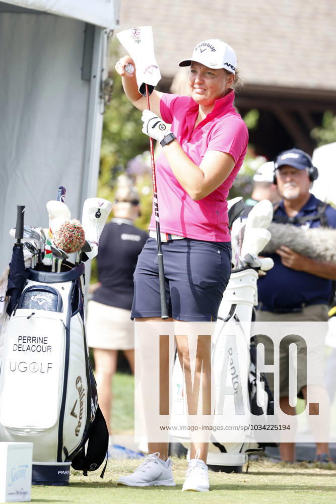 CINCINNATI, OH - SEPTEMBER 08: LPGA, Golf Damen golfer Perrine Delacour pulls out her driver on the 10th tee during the second round of the Kroger Queen City Championship at the Kenwood Country Club in Cincinnati, Ohio. (Photo by Brian Spurlock Icon Sportswire) GOLF: SEP 08 LPGA Kroger Queen City Championship Icon230908057