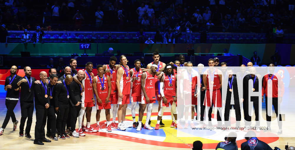 USA vs CANADA Basketball players of Canada, at the FIBA World Cup match against USA, with bronze medals, at MOA Arena. Manila, 10.09.2023. photo: Nebojsa Parausic MN press photo BASKETBALL, FIBA, WORLD CUP, USA, CANADA Manila MOA Arena Philippines