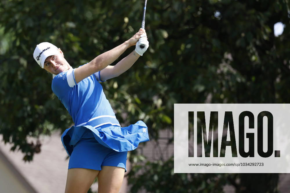 CINCINNATI, OH - SEPTEMBER 10: LPGA, Golf Damen player Charley Hull plays her tee shot on the 4th hole during the final round of the Kroger Queen City Championship at the Kenwood Country Club in Cincinnati, Ohio. (Photo by Brian Spurlock Icon Sportswire) GOLF: SEP 10 LPGA Kroger Queen City Championship Icon230910017