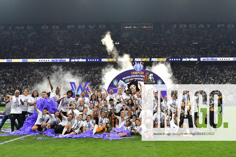 SAO PAULO,BRAZIL - SEPTEMBER 10: Players of Corinthians celebrate the winning after a match between Corinthians and Ferroviaria as part of final of Brazilian League Serie A at Neo QuoÂ­mica Arena on September 10, 2023 in SoÂ£o Paulo, Brazil. Sao Paulo Brazil - ZUMAp175 20230910_zsa_p175_053