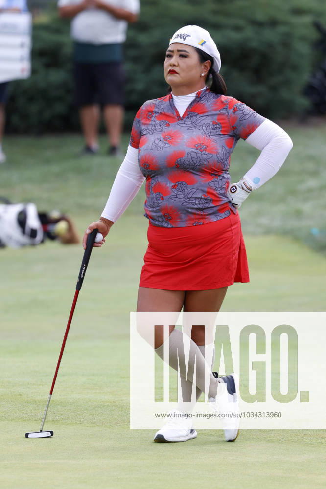 CINCINNATI, OH - SEPTEMBER 10: LPGA, Golf Damen player Christina Kim waits on the 9th green during the final round of the Kroger Queen City Championship at the Kenwood Country Club in Cincinnati, Ohio. (Photo by Brian Spurlock Icon Sportswire) GOLF: SEP 10 LPGA Kroger Queen City Championship Icon230910104
