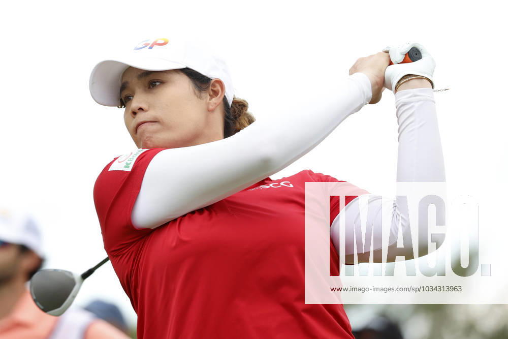 CINCINNATI, OH - SEPTEMBER 10: LPGA, Golf Damen player Ariya Jutanugarn plays her tee shot on the 18th hole during the final round of the Kroger Queen City Championship at the Kenwood Country Club in Cincinnati, Ohio. (Photo by Brian Spurlock Icon Sportswire) GOLF: SEP 10 LPGA Kroger Queen City Championship Icon230910106