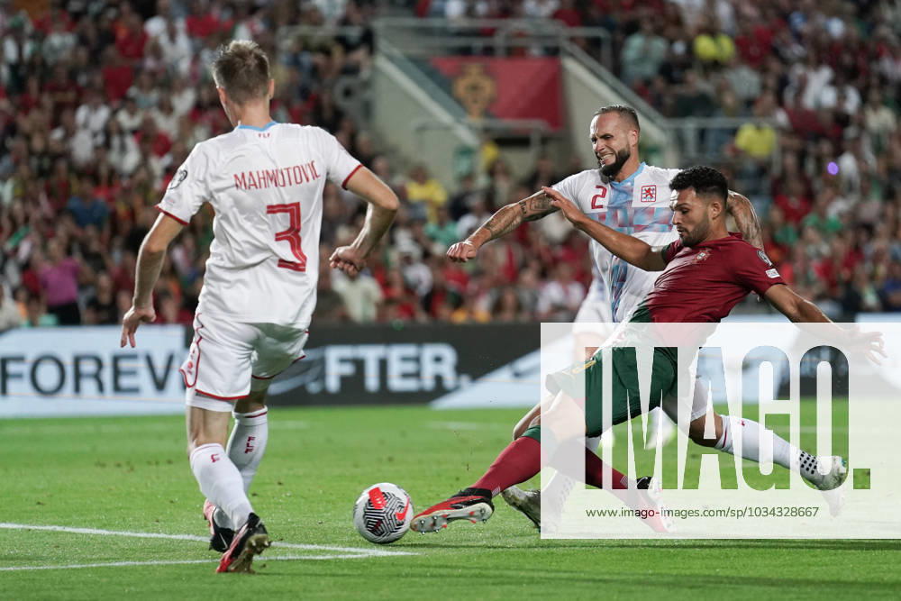 Football European Championship Qualification 2023 2024 11 09 2023, football international, country match, European Championship Qualification, 2023 2024, group J, matchday 6, Portugal, Faro, Algarve, Portugal POR Luxembourg LUX vl Goncalo Ramos POR, Portugal 9 prevails against Maxime Chanot Luxembourg 2 and scores the 3 0