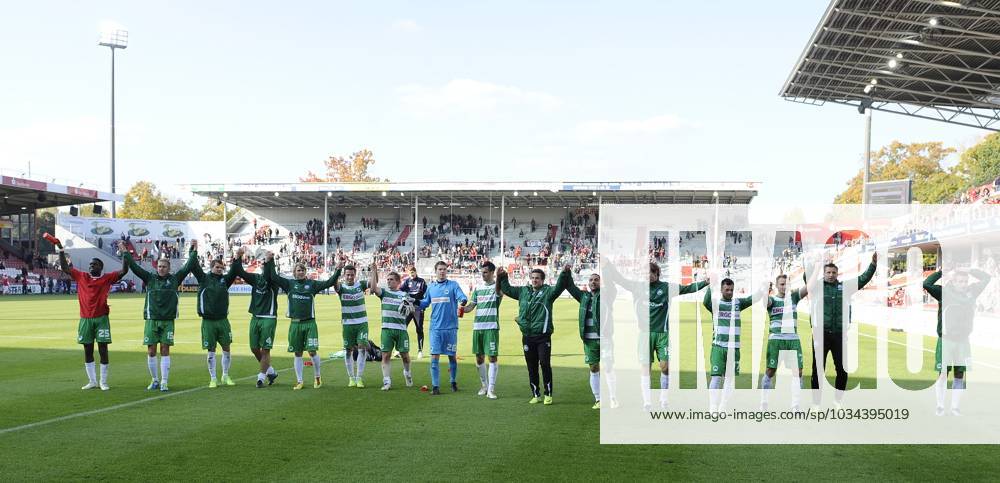 football season 2011 2012 2 Bundesliga 12 matchday FC Energie Cottbus FCE SpVgg Greuther Fürth jubilation chain of SpVgg