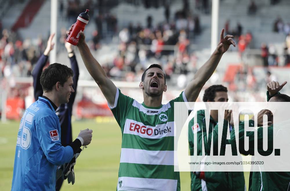 Football season 2011 2012 2 Bundesliga 12 Matchday FC Energie Cottbus FCE SpVgg Greuther Fürth Mergim Mavraj 5, SpVgg Greuther Fürth cheers Max Grün 26, SpVgg Greuther Fürth Mergim Mavraj 5, SpVgg Greuther Fürth Sercan Sararer 23, SpVgg Greuther Fürth Tayfun Pektürk 34, SpVgg Greuther Fürth