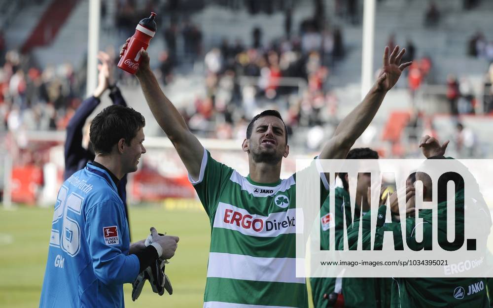 Football season 2011 2012 2 Bundesliga 12 Matchday FC Energie Cottbus FCE SpVgg Greuther Fürth Mergim Mavraj 5, SpVgg Greuther Fürth cheers Max Grün 26, SpVgg Greuther Fürth Mergim Mavraj 5, SpVgg Greuther Fürth Sercan Sararer 23, SpVgg Greuther Fürth Tayfun Pektürk 34, SpVgg Greuther Fürth