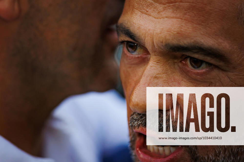 Sergio Conceicao during Liga Portugal 2023 24 game between CF Estrela Amadora and FC Porto at Estadio Jose Gomes Amadora, Lisboa, Portugal. (Maciej Rogowski) Amadora Estadio Jose Gomes Portugal