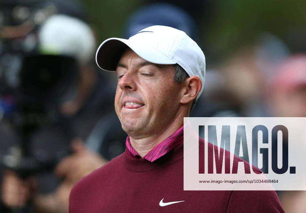 BMW PGA, Golf Herren Championship, Round 4, DP World Tour, European Tour, Wentworth Golf Club, Surrey, UK. - 17th September 2023. Rory McIlroy of Northern Ireland and Team Europe looks disappointed & dejected. - BMW PGA Championship, Round 4, DP World Tour, European Tour, Wentworth Golf Club, Surrey, UK. - 17th September 2023. Surrey Wentworth Golf Course United Kingdom