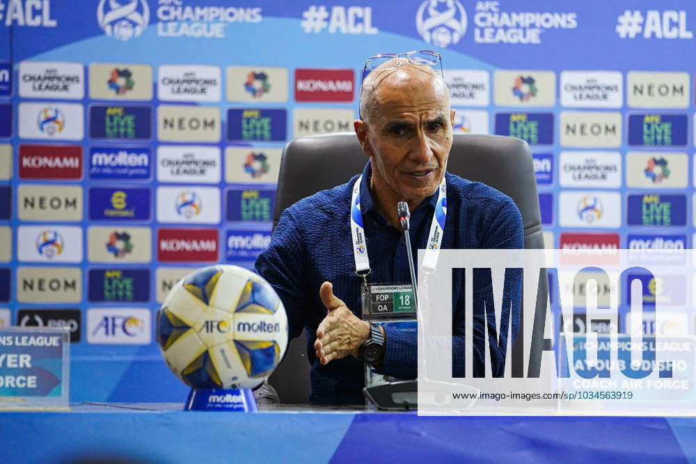 Iraq s Al-Quwa Al-Jawiya (Air Force)?? Iran s Sepahan - AFC Champions League in Erbil, Iraq - 18 Sep 2023 Jawiya s coach Ayob Odesho speaks during a press conference, PK, Pressekonferenz after the first round of the AFC Champions League group stage matches between Iraq s Al-Quwa Al-Jawiya (Air Force) and Iran s Sepahan in Franso Hariri stadium in Erbil city, the capital of Iraq s northern autonomous Kurdistan region. Final score 2-2 Erbil Iraq