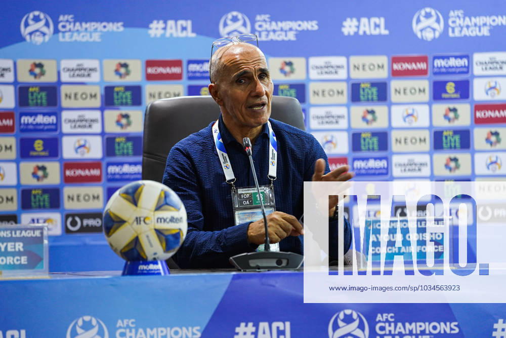 Iraq s Al-Quwa Al-Jawiya (Air Force)?? Iran s Sepahan - AFC Champions League in Erbil, Iraq - 18 Sep 2023 Jawiya s coach Ayob Odesho speaks during a press conference, PK, Pressekonferenz after the first round of the AFC Champions League group stage matches between Iraq s Al-Quwa Al-Jawiya (Air Force) and Iran s Sepahan in Franso Hariri stadium in Erbil city, the capital of Iraq s northern autonomous Kurdistan region. Final score 2-2 Erbil Iraq