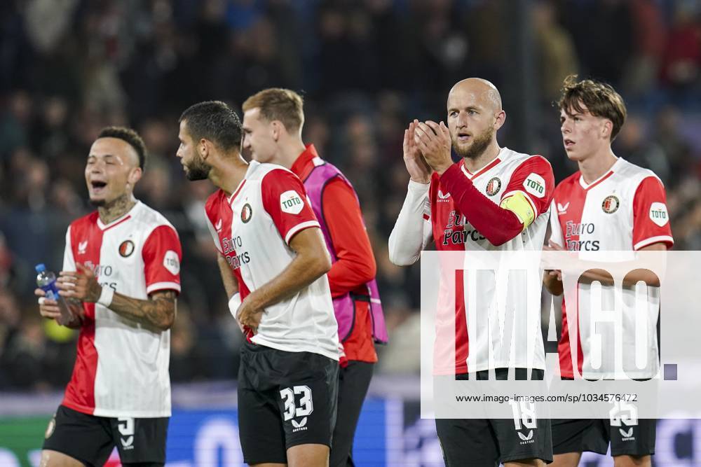 ROTTERDAM, 19Ã09-2023, Stadium Feijenoord De Kuip , Champions League , season 2023 2024, Feyenoord - Celtic , Feyenoord players acknowledging the fans Feyenoord - Celtic x22412975x
