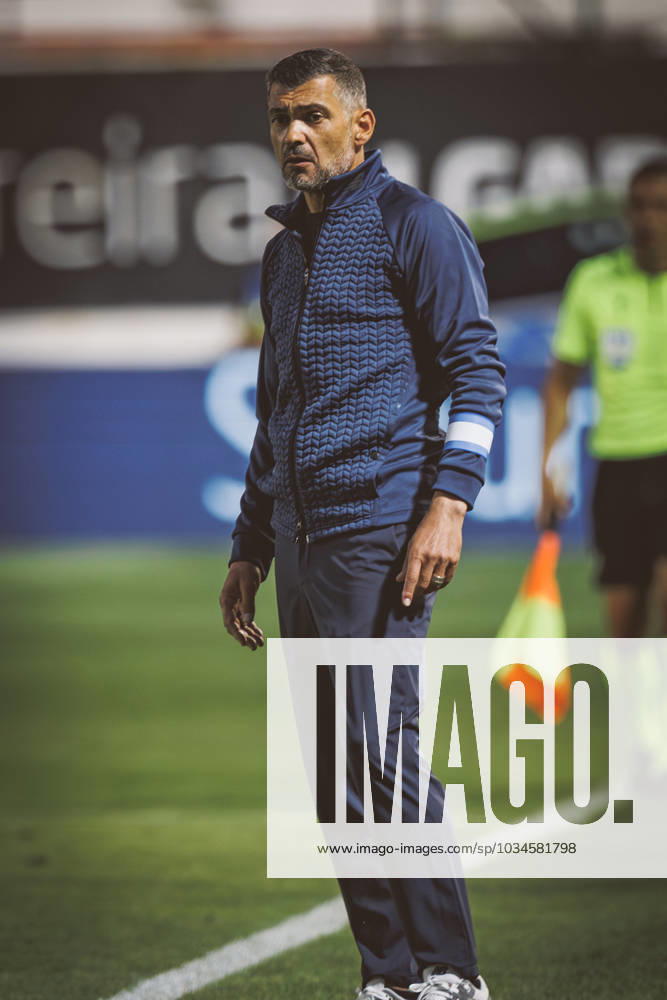 Sergio Conceicao during Liga Portugal 2023 24 game between CF Estrela Amadora and FC Porto at Estadio Jose Gomes Amadora, Lisboa, Portugal. (Maciej Rogowski) Amadora Estadio Jose Gomes Portugal