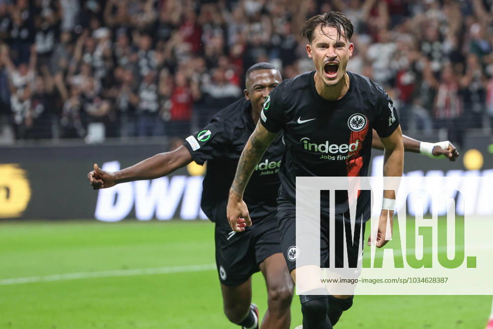 Europa Conference League Eintracht Frankfurt FC Aberdeen on 21 09 2023 at Deutsche Bank Park in Frankfurt Jubilations, goal celebrations, goal scorer Robin Koch Frankfurt 4 cheers after his goal to 2 to 1 MH