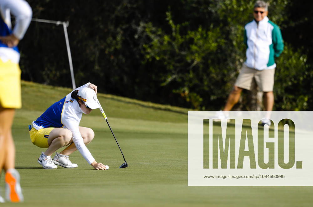2023 Solheim Cup, Finca Cortesin, Andalucia, Spain 22 9 2023 Irelands Leona Maguire lines up a putt Leona Maguire lines up a putt 22 9 2023