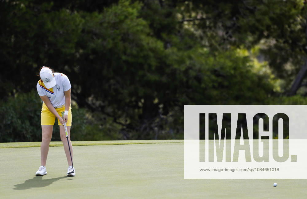 2023 Solheim Cup, Finca Cortesin, Andalucia, Spain 22 9 2023 Irelands Leona Maguire putts Leona Maguire putts 22 9 2023