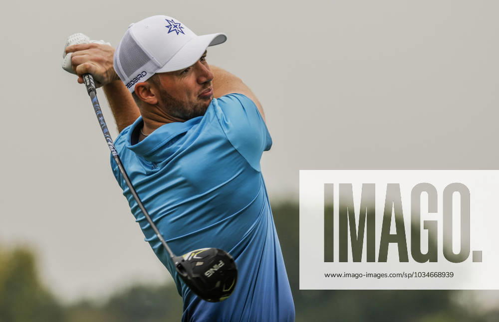 Sam Horsfield of England hits his tee shot on the sixteenth hole during the first round of the 2023 LIV Golf League tournament at Rich Harvest Farms in Sugar Grove, Illinois, on Friday September 22, 2023. Tournament play runs from September 22nd through the 24th. SGI20230922830 TANNENxMAURY