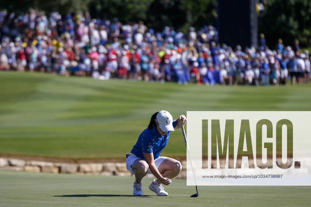 2023 Solheim Cup, Finca Cortesin, Andalucia, Spain 24 9 2023 Leona Maguire lines up a putt Leona Maguire lines up a putt 24 9 2023