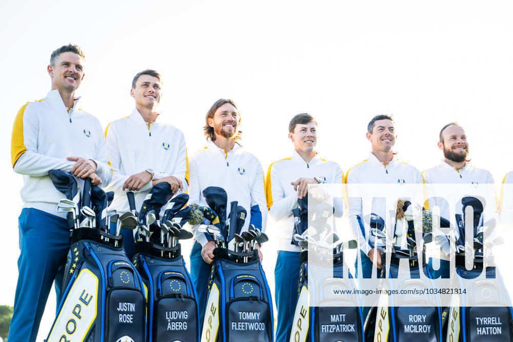 Justin Rose, Ludvig Aberg, Tommy Fleetwood, Matt Fitzpatrick, Rory McIlroy and Tyrrel Hatton of Team Europe pose for a team photo with team mates ahead of a training session during day 3 of the Ryder Cup on September 26, 2023 in Rome Photo Mathias Bergeld BILDBYRAN kod MB MB0731 golf ryder cup träning practice training day 3 bbeng