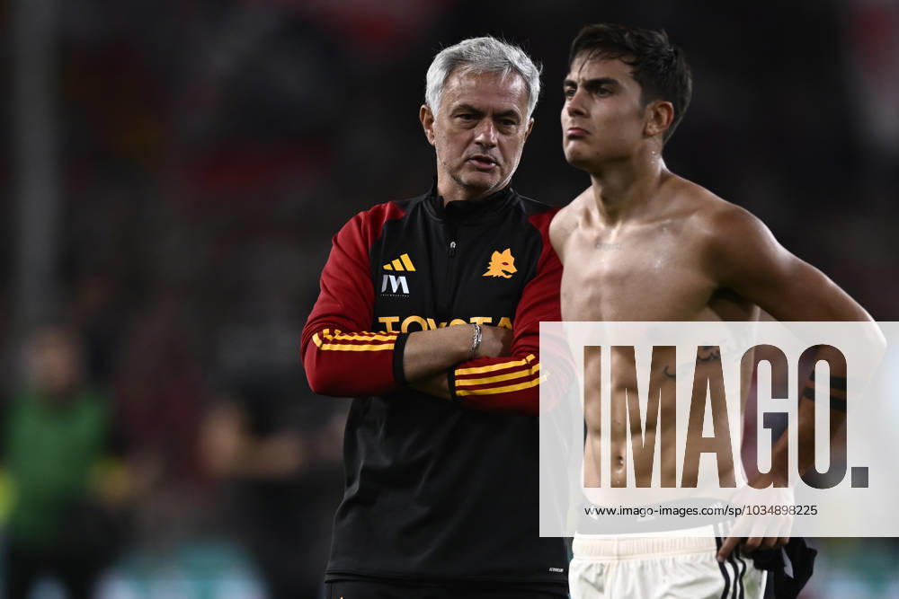 Genoa CFC v AS Roma - Serie A Jose Mourinho, head coach of AS Roma, and Paulo Dybala of AS Roma look dejected at the end of the Serie A football match between Genoa CFC and AS Roma. Genoa Italy