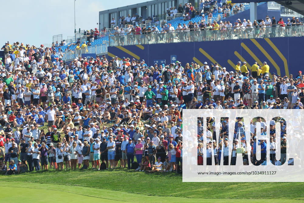 Golf match - Ryder Cup 2023 Rome, Italy 29.09.2023: Spectators follow Foursomes Session at RYDER CUP 2023 at Marco Simone Golf & Country Club di Guidonia Montecelio, Roma Rome Italy
