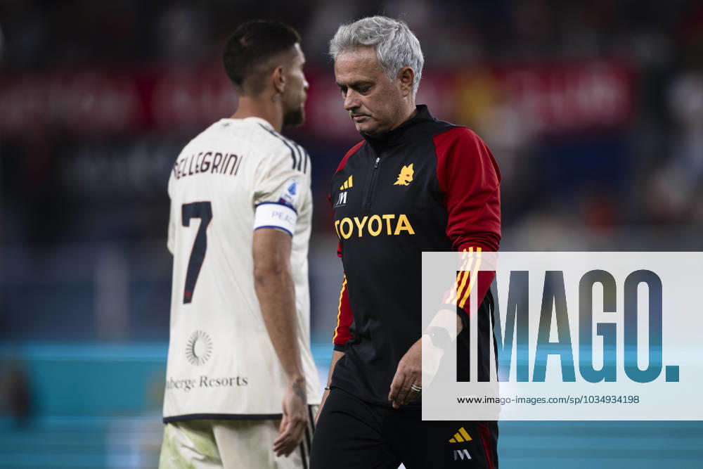 Genoa CFC v AS Roma - Serie A Jose Mourinho, head coach of AS Roma, and Lorenzo Pellegrini of AS Roma look dejected during the Serie A football match between Genoa CFC and AS Roma. Genoa Italy