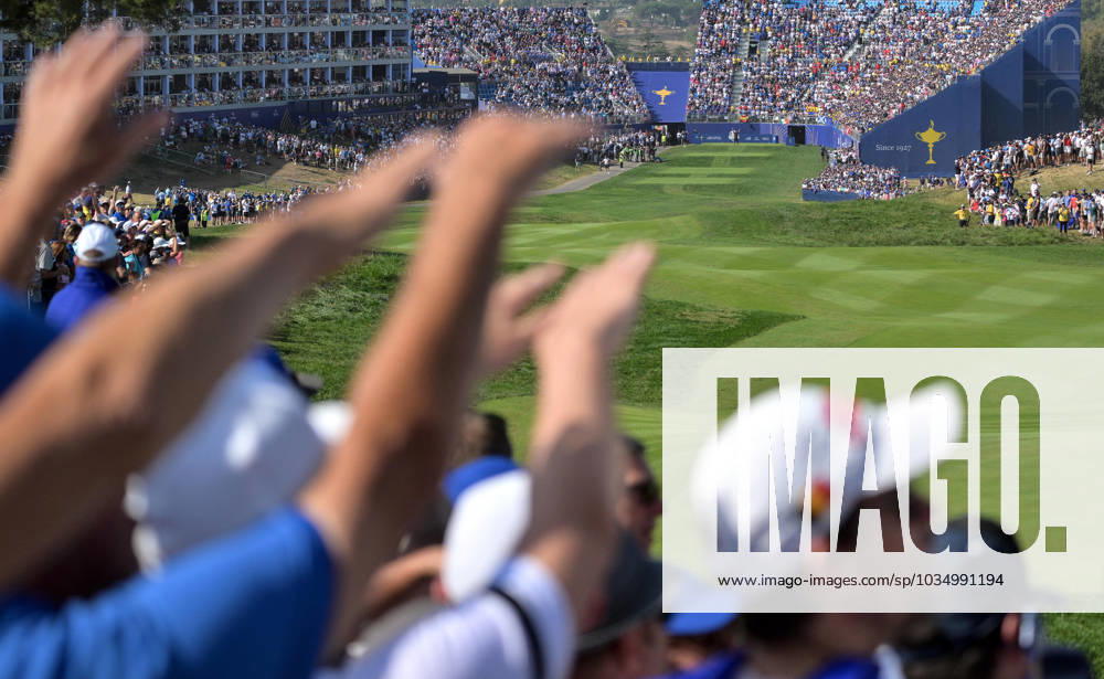 Spectators attend the Single matches on the last day of the 2023 Ryder Cup golf tournament at Marco Simone Golf Club in Guidonia, near Rome, Italy, 1st October 2023. The 44th Ryder Cup matches between the US and Europe will be held in Italy from 29 September to 01 October 2023. ANSA ETTORE FERRARI 2023 Ryder Cup golf tournament - Single matches - ZUMAa110 20231001_zaf_a110_001