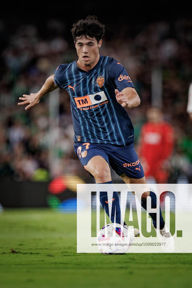 Pablo Gozalbez during La Liga 23 24 game between Real Betis and Valencia CF at Estadio Benito Villamarin, Seville. (Maciej Rogowski) Seville Estadio Benito Villamarin Spain