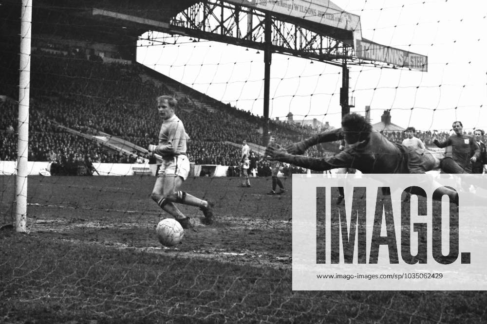Football - 1967 1968 - League Division One - Manchester City v Fulham - Maine Road 16 03 1968 Francis Lee (Man City) gets a second chance to score from his penalty kick after Fulham goalkeeper Ian Seymour saved his first attempt.