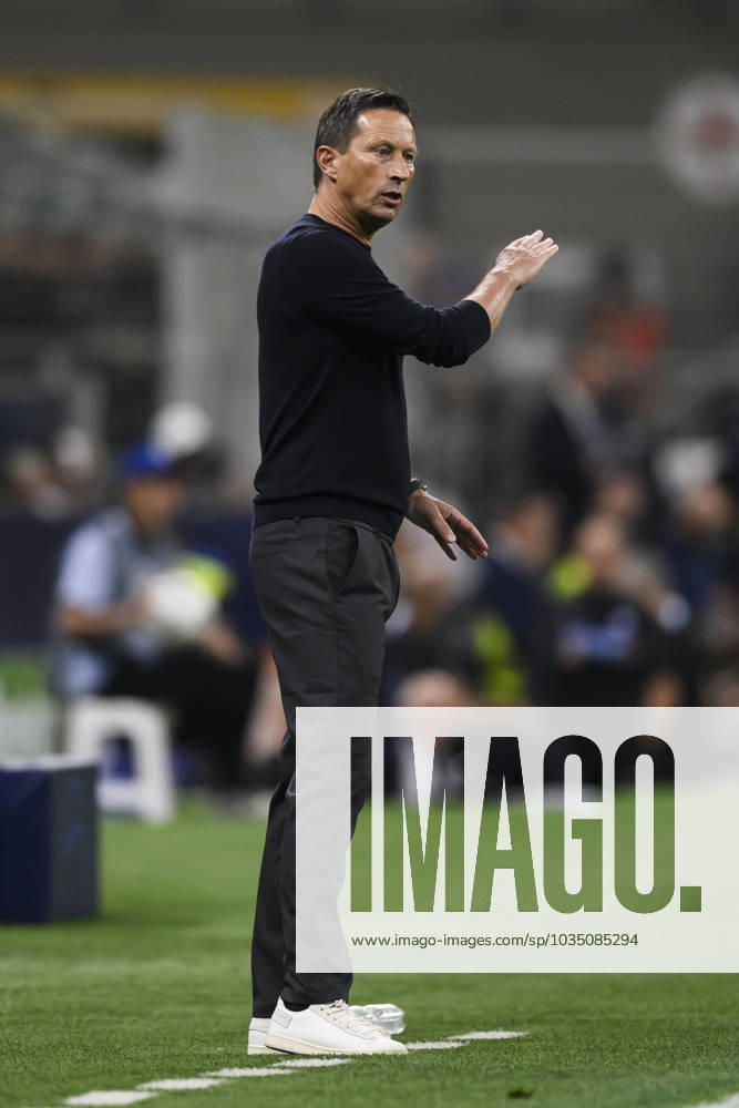 FC Internazionale v SL Benfica - UEFA Champions League Roger Schmidt, head coach of SL Benfica, gestures during the UEFA Champions League football match between FC Internazionale and SL Benfica. Milan Italy