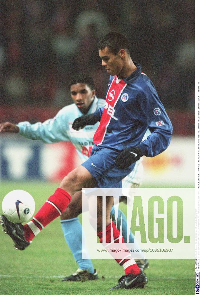 FOOT PSG STRASBOURG FOOT PSG STRASBOURG PAISLEY GREGORY ACTION FOOTBALL VOETBAL FRENCH LEAGUE PARIS ST GERMAIN STRASBOURG PSG ISO !IM 334596 SPORT SPORT SPORT SP PARIS FRANCE FRANCE FRANKRIJK