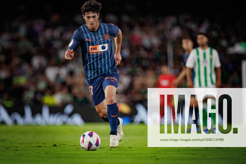 Pablo Gozalbez during La Liga 23 24 game between Real Betis and Valencia CF at Estadio Benito Villamarin, Seville. (Maciej Rogowski) Seville Estadio Benito Villamarin Spain