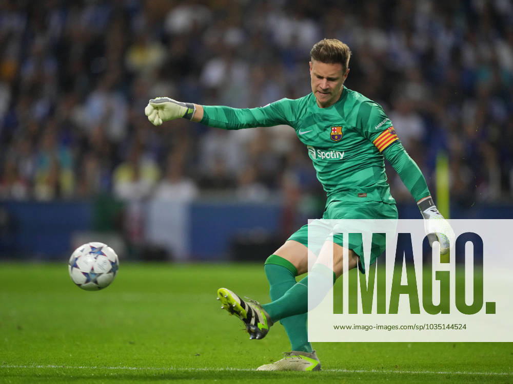 FC Porto x FC Barcelona, Barca - UEFA Champions League 23 24 Marc Ter Stegen do FC Barcelona durante partida entre FC Porto x FC Barcelona valida pela Uefa Champions League 23 24 no Estadio do Dragao, Porto , Portugal (Foto de Pedro Loureiro Avant Sports) Porto Estadio do Dragao Portugal