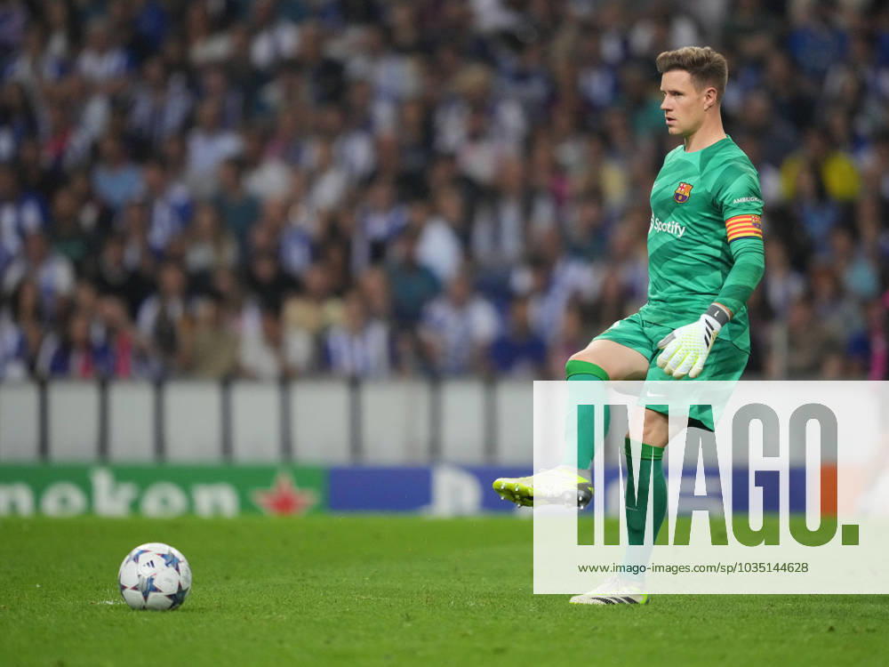 FC Porto x FC Barcelona, Barca - UEFA Champions League 23 24 Marc Ter Stegen do FC Barcelona durante partida entre FC Porto x FC Barcelona valida pela Uefa Champions League 23 24 no Estadio do Dragao, Porto , Portugal (Foto de Pedro Loureiro Avant Sports) Porto Estadio do Dragao Portugal