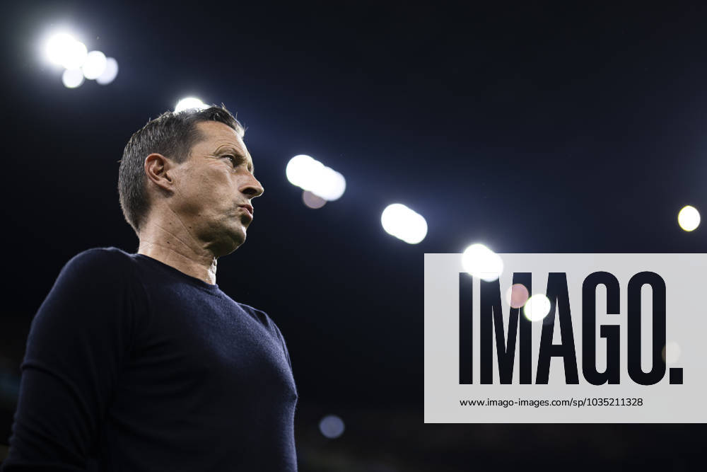 FC Internazionale v SL Benfica - UEFA Champions League Roger Schmidt, head coach of SL Benfica, looks on prior to the UEFA Champions League football match between FC Internazionale and SL Benfica. Milan Italy