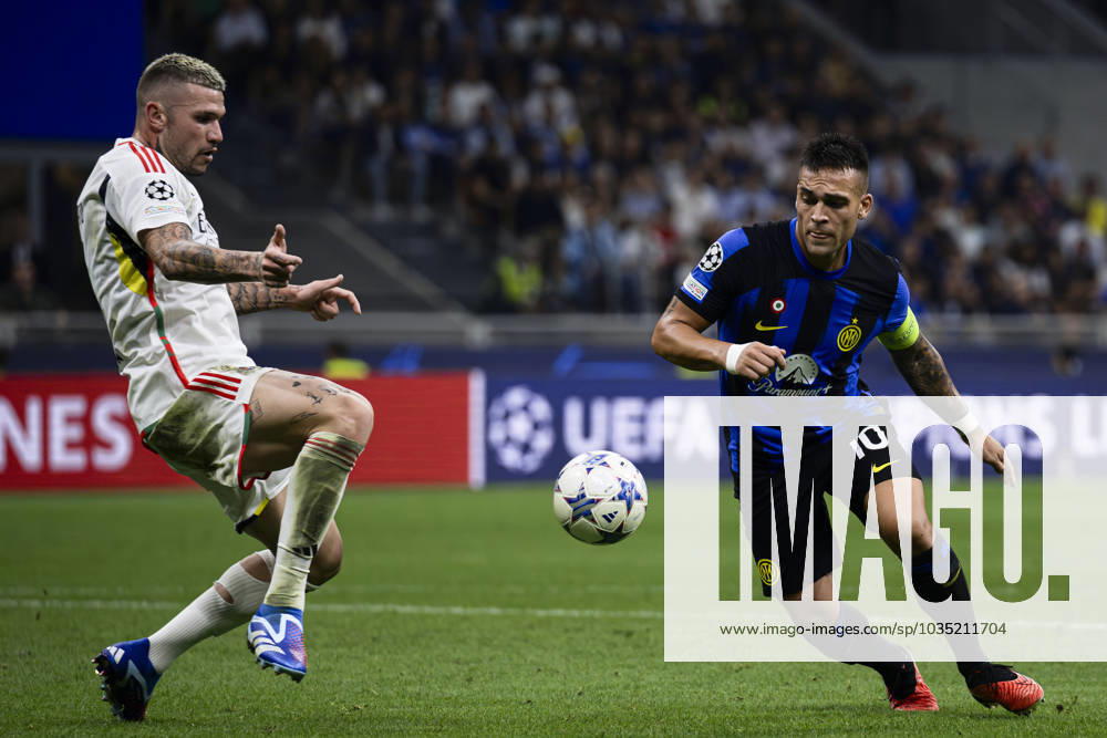 FC Internazionale v SL Benfica - UEFA Champions League Lautaro Martinez of FC Internazionale competes for the ball with Morato of SL Benfica during the UEFA Champions League football match between FC Internazionale and SL Benfica. Milan Italy