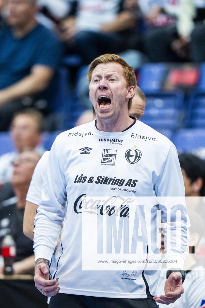 Eliteserien i Handball 2023 2024: Elverum - Kolstad Lillehammer 20231007. Elverums trener Borge Lund under eliteseriekampen i handball mellom Elverum og Kolstad i Hakons Hall. Foto: Fredrik Varfjell NTB Lillehammer Norge . RESTRICTED USE FOR BETTING COMPANIES Ref:_SPO95g7sOTmtac.jpg