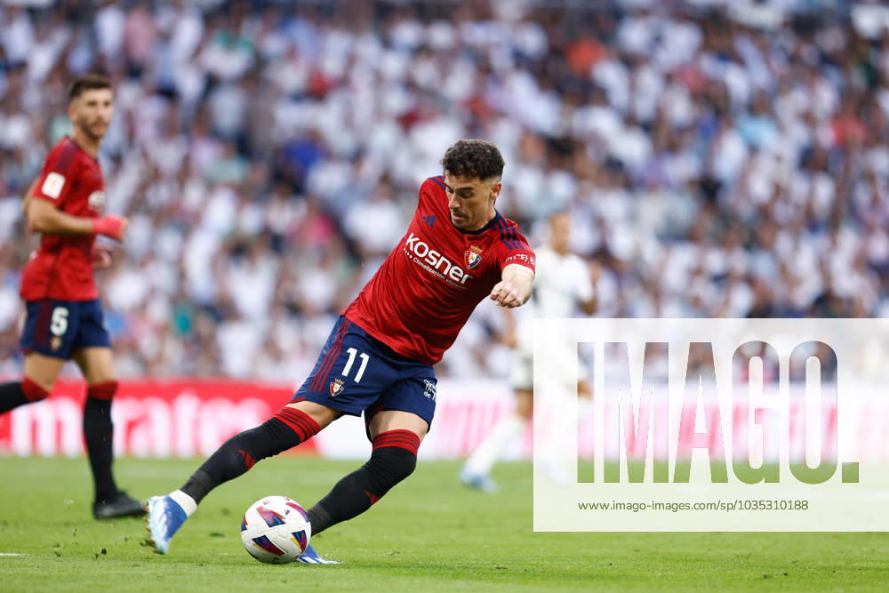 Kike Barja of CA Osasuna in action during the spanish league, La Liga EA Sports, football match played between Real Madrid and CA Osasuna at Santiago Bernabeu stadium on October 7, 2023, in Madrid, Spain. MADRID SPAIN - ZUMAa181 20231007_zaa_a181_131