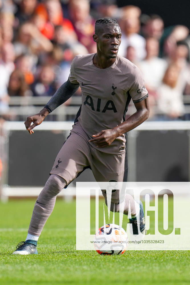 Yves Bissouma (8) of Tottenham Hotspur during the Premier League match between Luton Town and Tottenham Hotspur at Kenilworth Road, Luton, England on 7 October 2023.