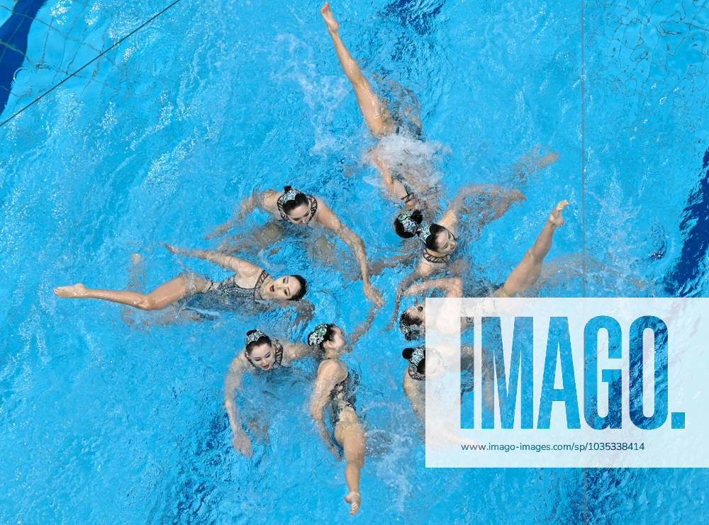 (231008) -- HANGZHOU, Oct. 8, 2023 -- Team China compete during the Team Free Routine of Artistic Swimming at the 19th Asian Games in Hangzhou, east China s Zhejiang Province, Oct. 8, 2023. ) (SP)CHINA-HANGZHOU-ASIAN GAMES-ARTISTIC SWIMMING (CN) XiaxYifang